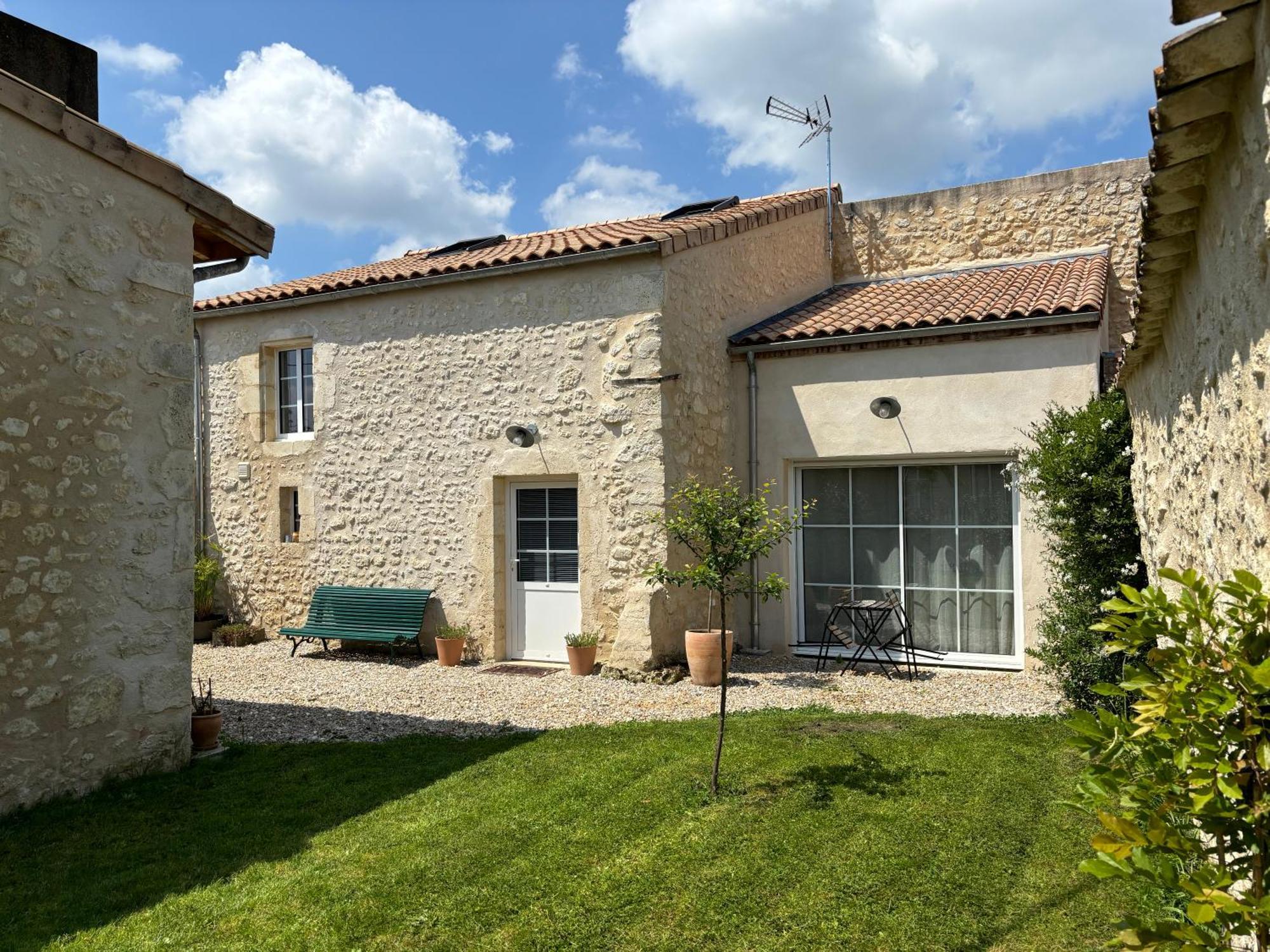 Chateau La Fon Du Berger Holiday home *